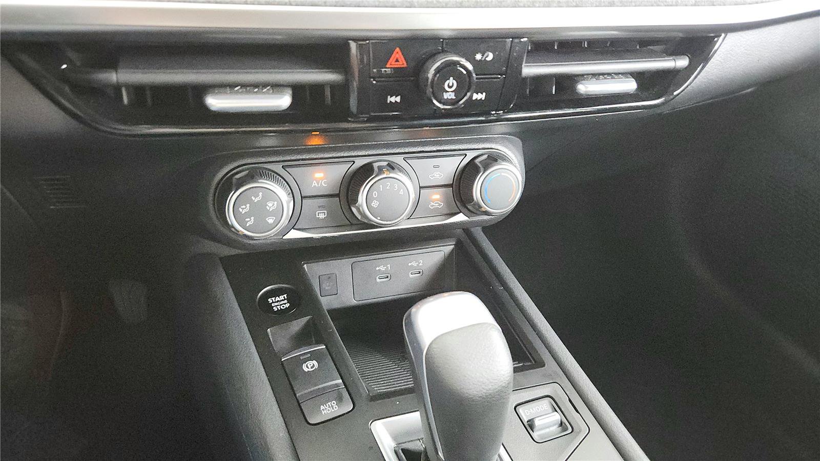 Used 2025 Nissan Kicks SV FWD image 23
