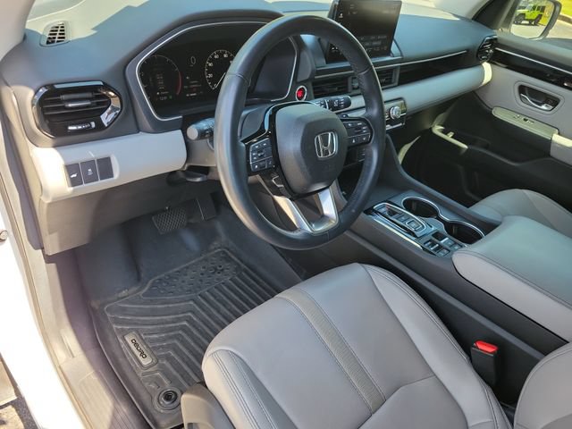 Used 2025 Honda Pilot Touring image 9