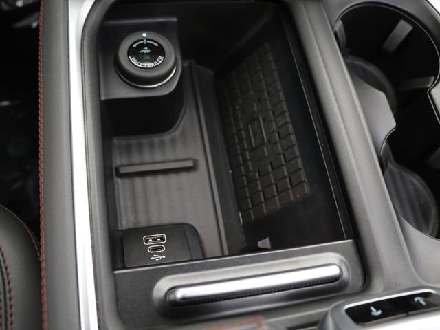 Used 2025 Ford Expedition Active AWD/4WD image 27