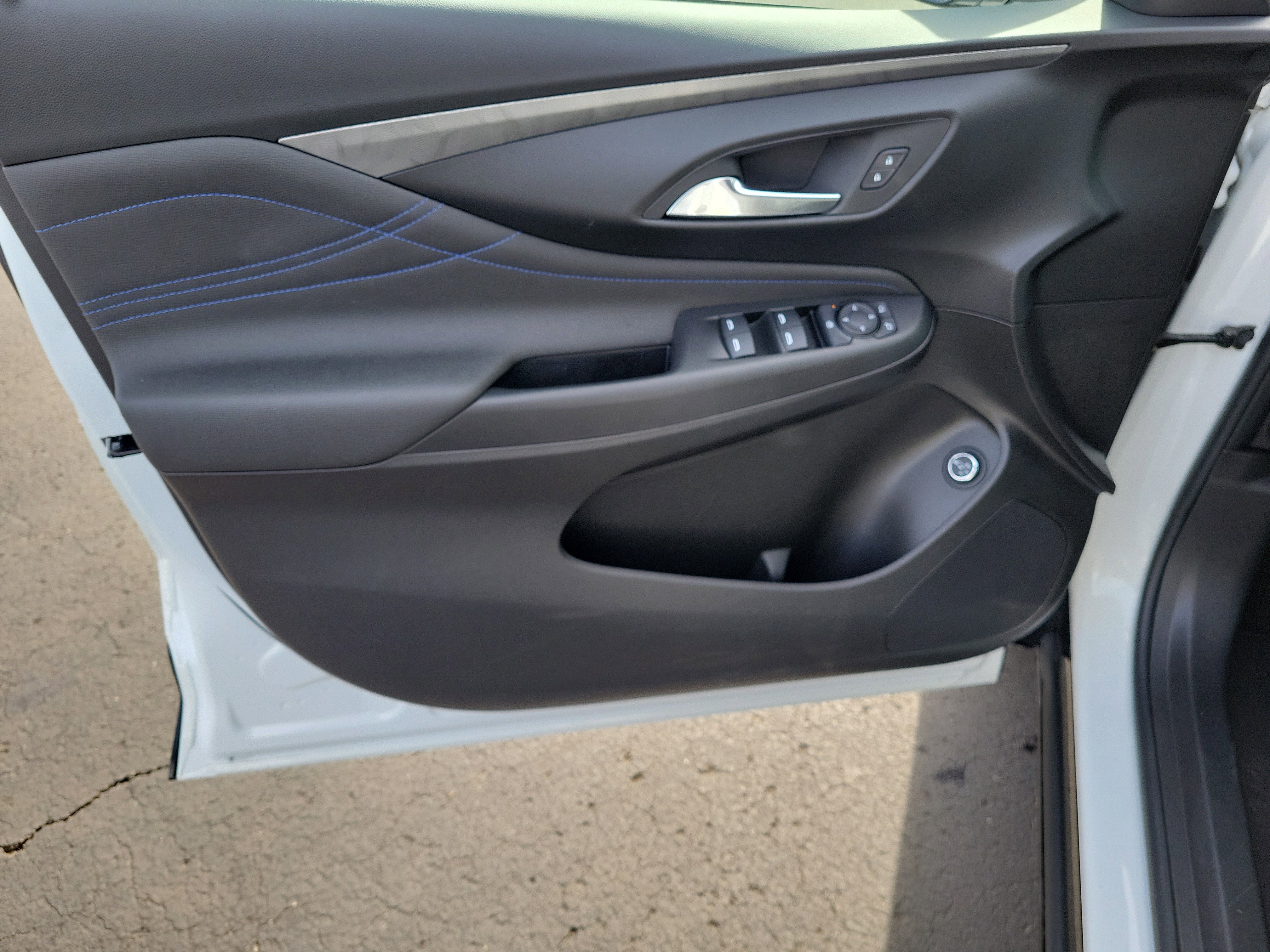 Used 2024 Buick Envista Sport Touring w/ Convenience I Package image 20