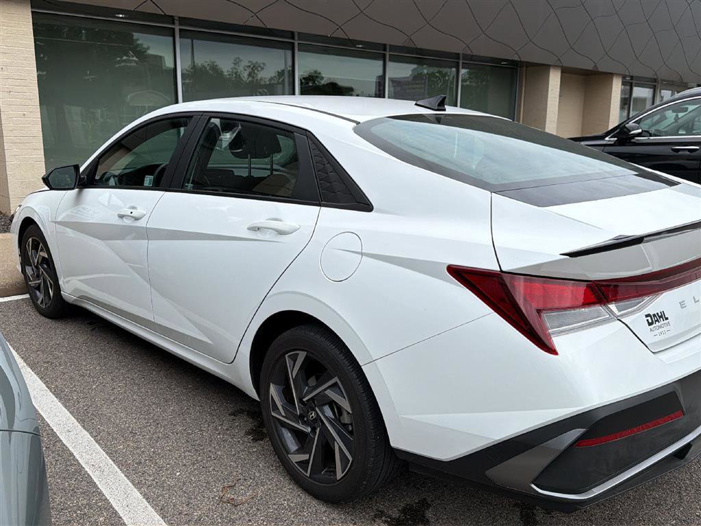 Used 2025 Hyundai Elantra Sport w/ Cargo Package FWD image 3