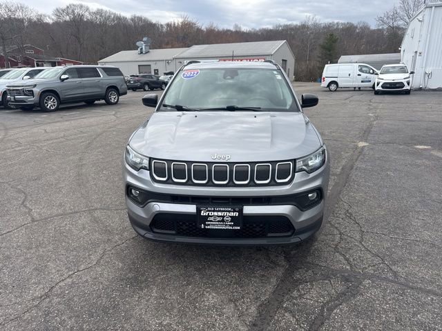 Used 2022 Jeep Compass Latitude w/ Convenience Group AWD/4WD image 3