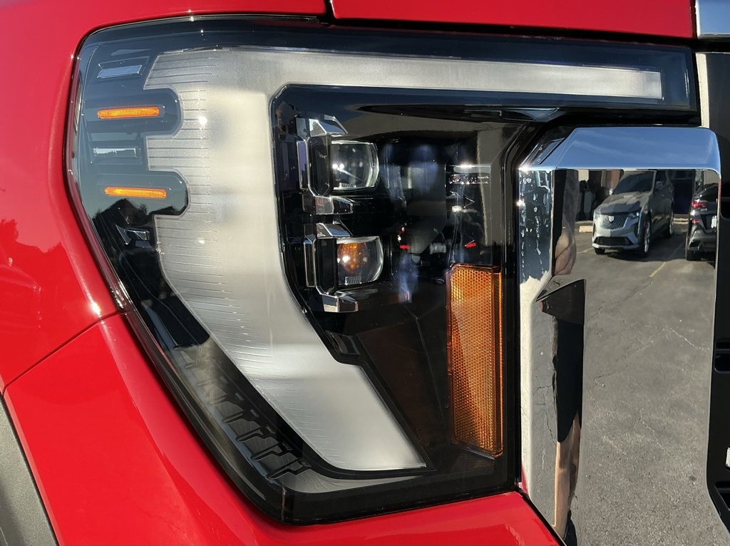 Used 2024 GMC Sierra 3500 SLT w/ SLT Convenience Package image 8