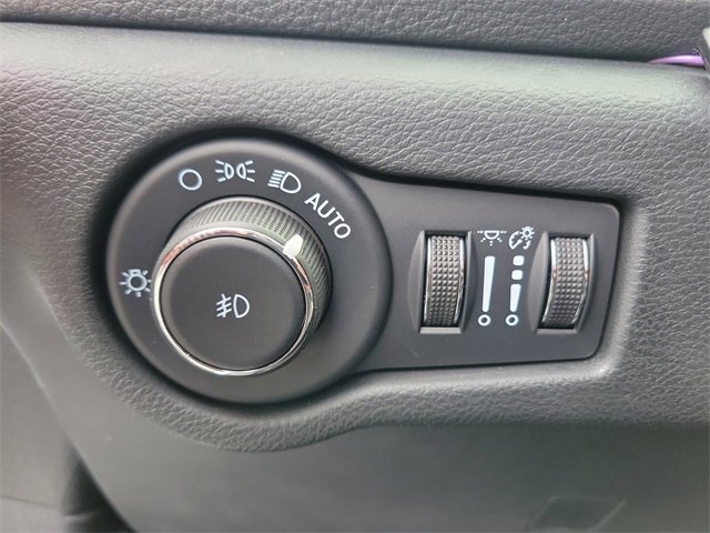 New 2023 Chrysler Pacifica Touring-L w/ S Appearance Package image 20