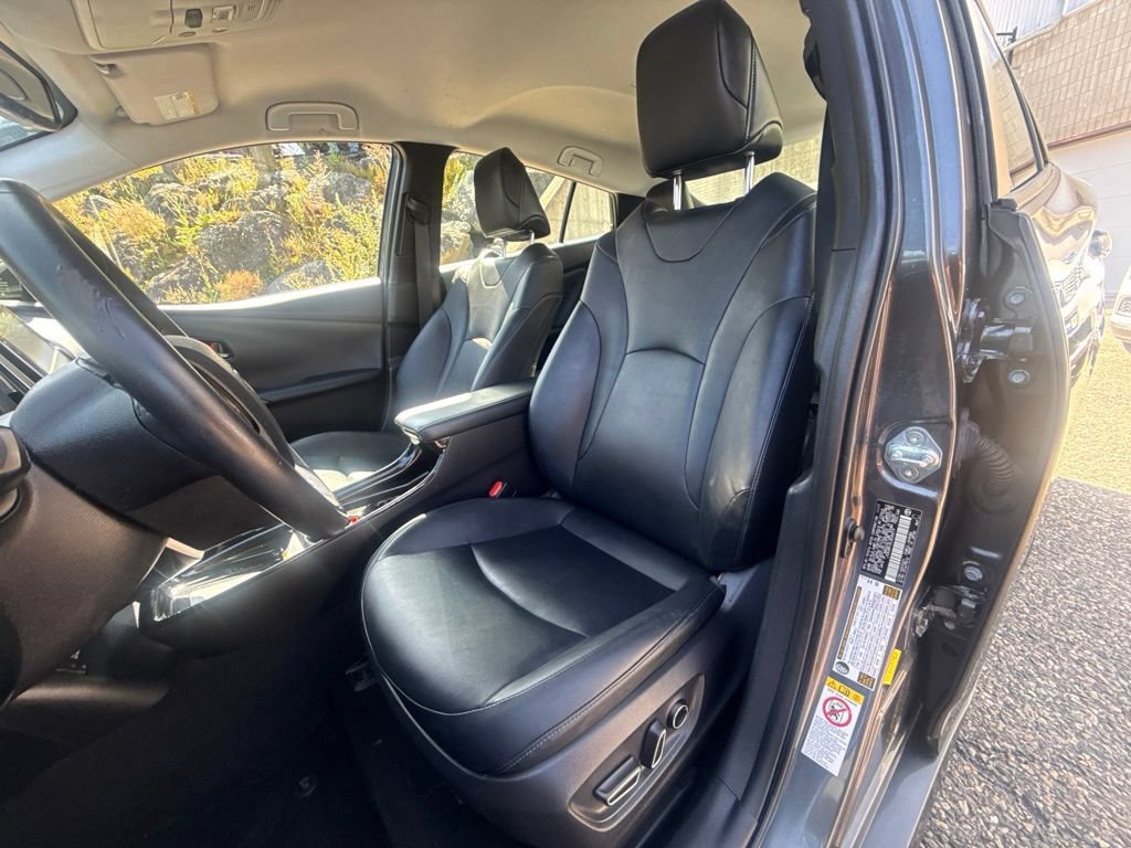 Used 2018 Toyota Prius Four Touring w/ Premium Convenience Package FWD image 15