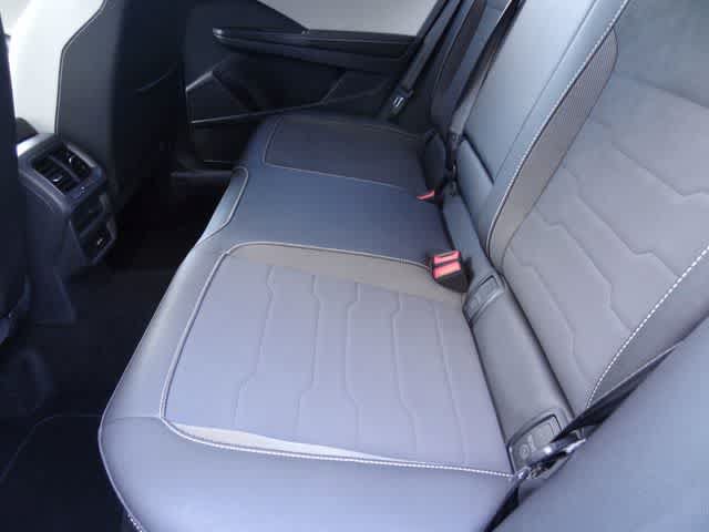 Used 2025 Volkswagen Taos SE FWD image 7