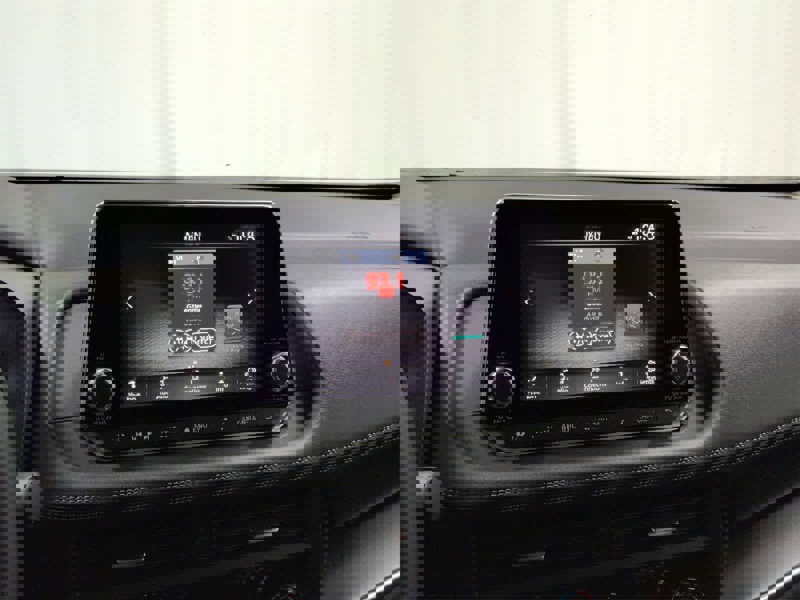 Used 2025 Nissan Rogue SV image 28