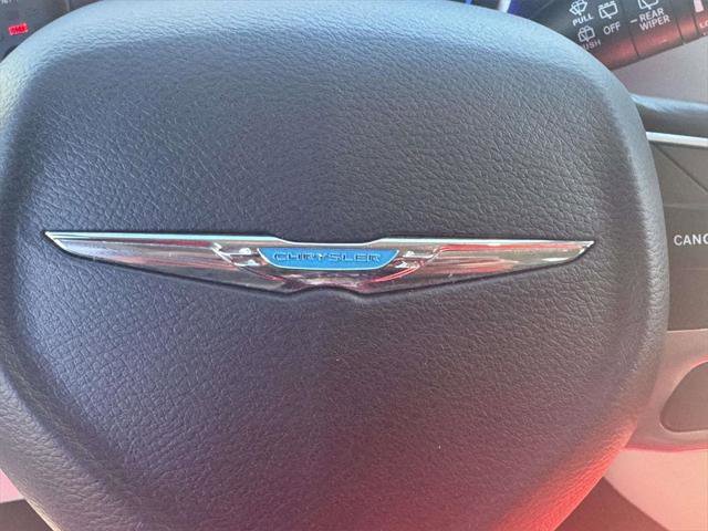 Used 2019 Chrysler Pacifica Touring-L image 30