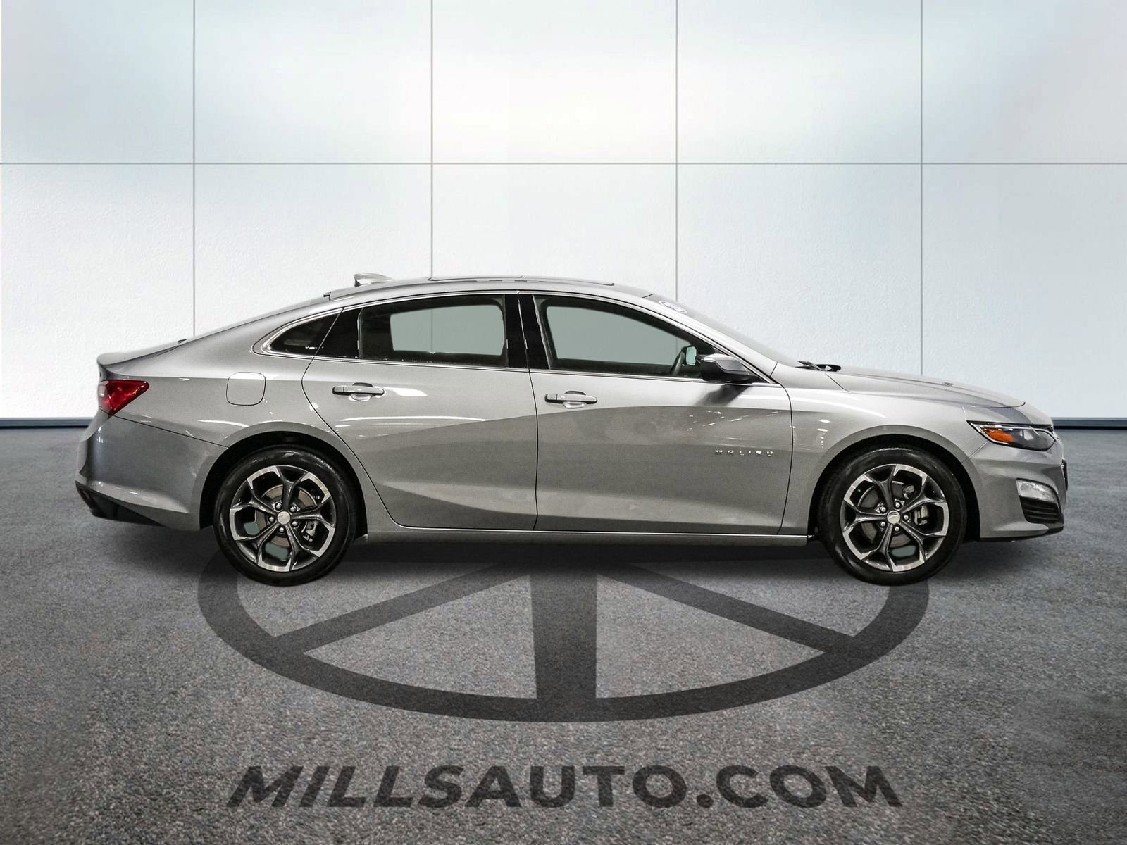 Used 2023 Chevrolet Malibu LT image 9