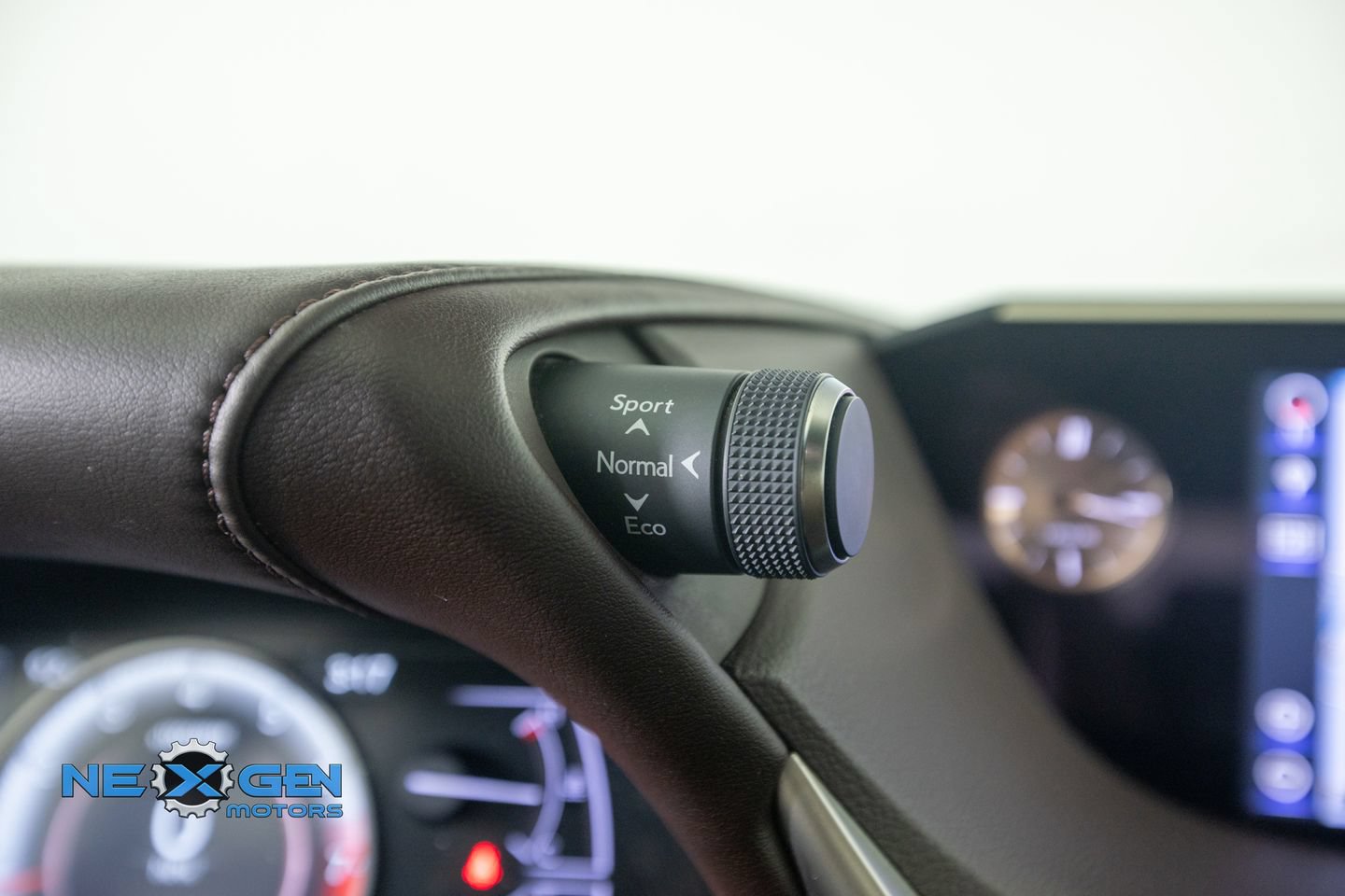 Used 2019 Lexus ES 350 w/ Accessory Package FWD image 17