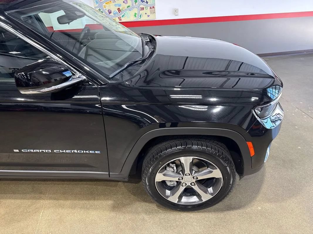Used 2023 Jeep Grand Cherokee 4WD 4xe image 51