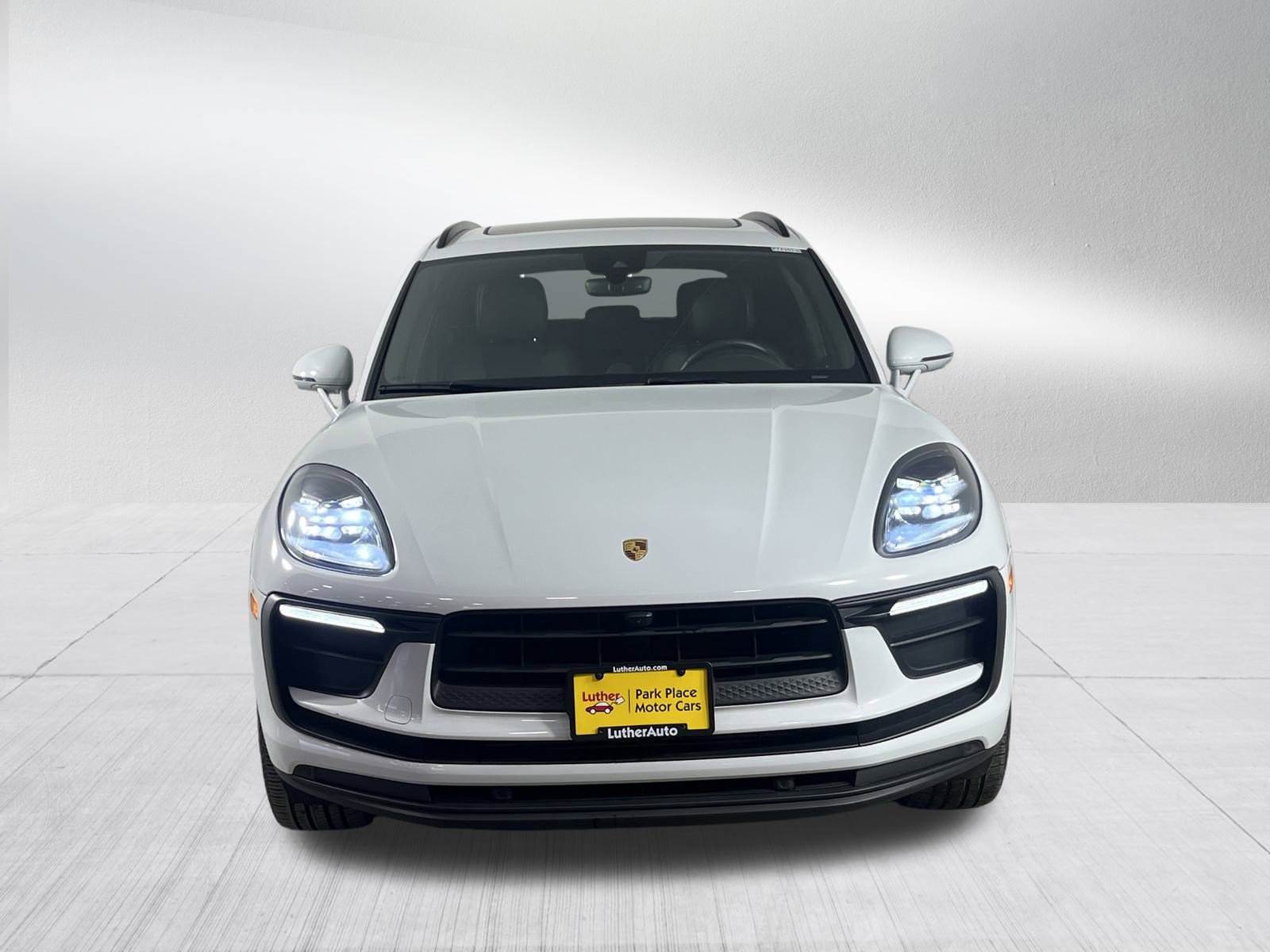 Used 2022 Porsche Macan w/ Premium Package Plus video 2