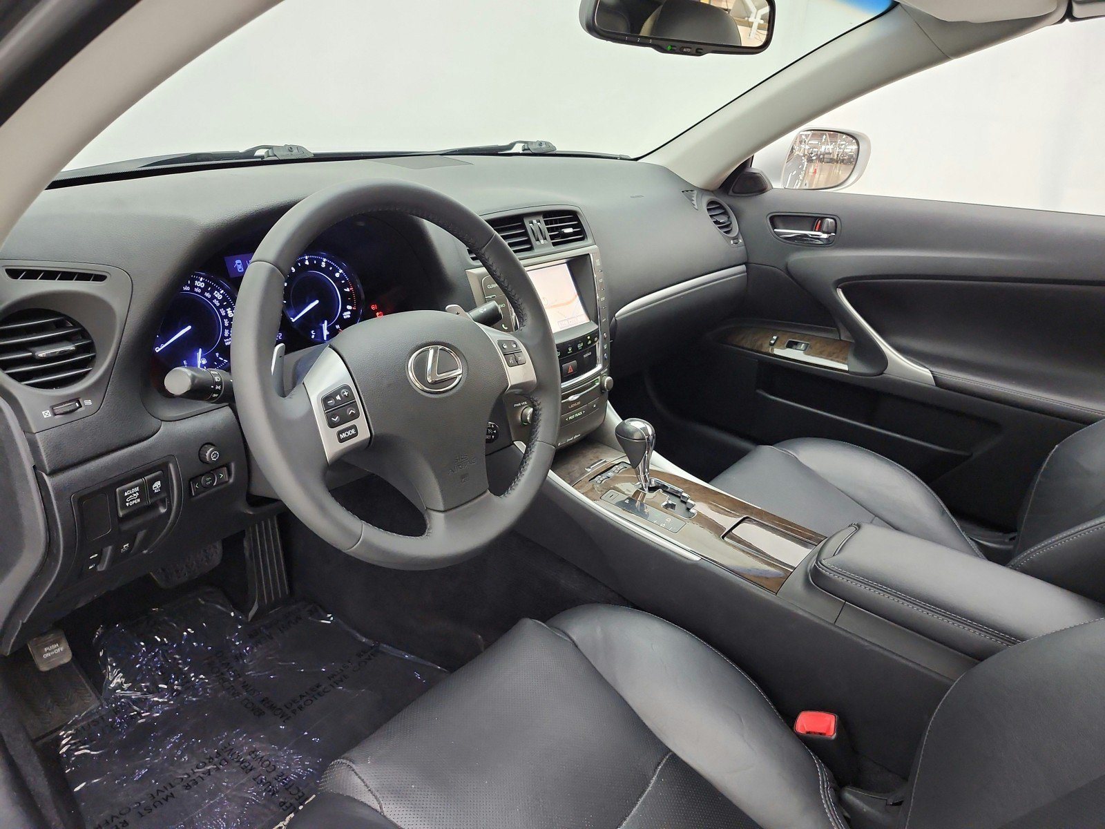 Used 2015 Lexus IS 250C w/ Navigation System Package RWD image 11