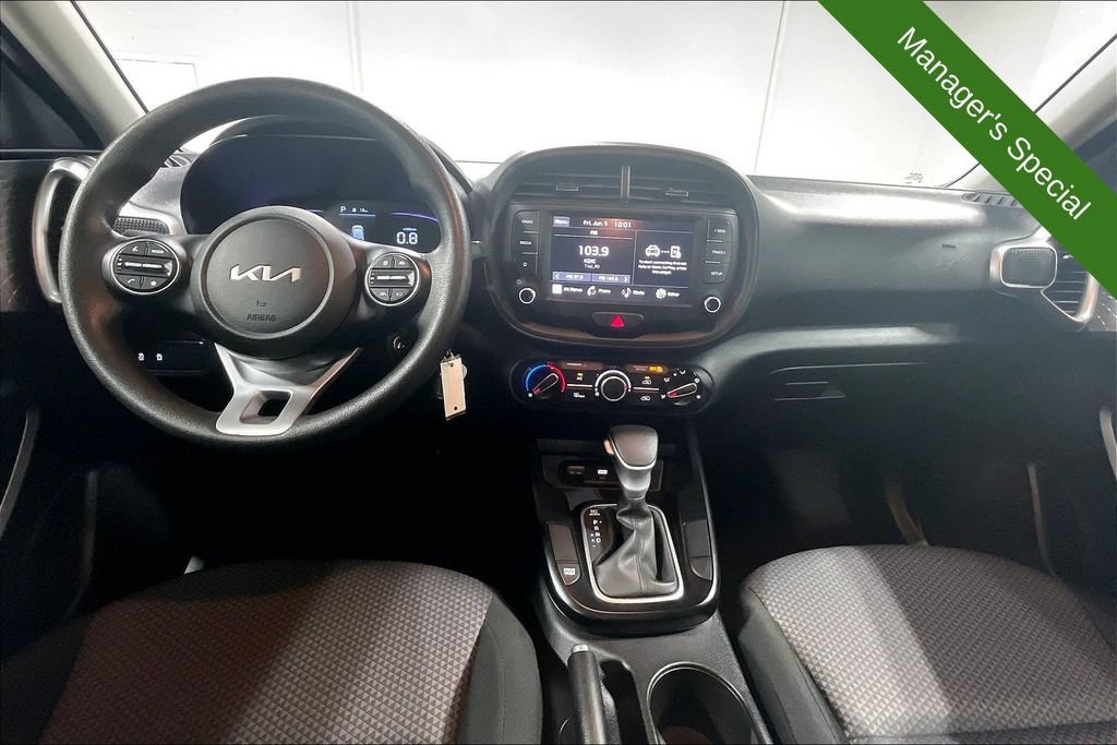 Used 2025 Kia Soul LX w/ LX Technology Package FWD image 18