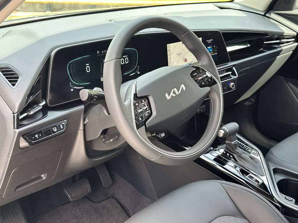 New 2026 Kia Niro EX FWD image 17
