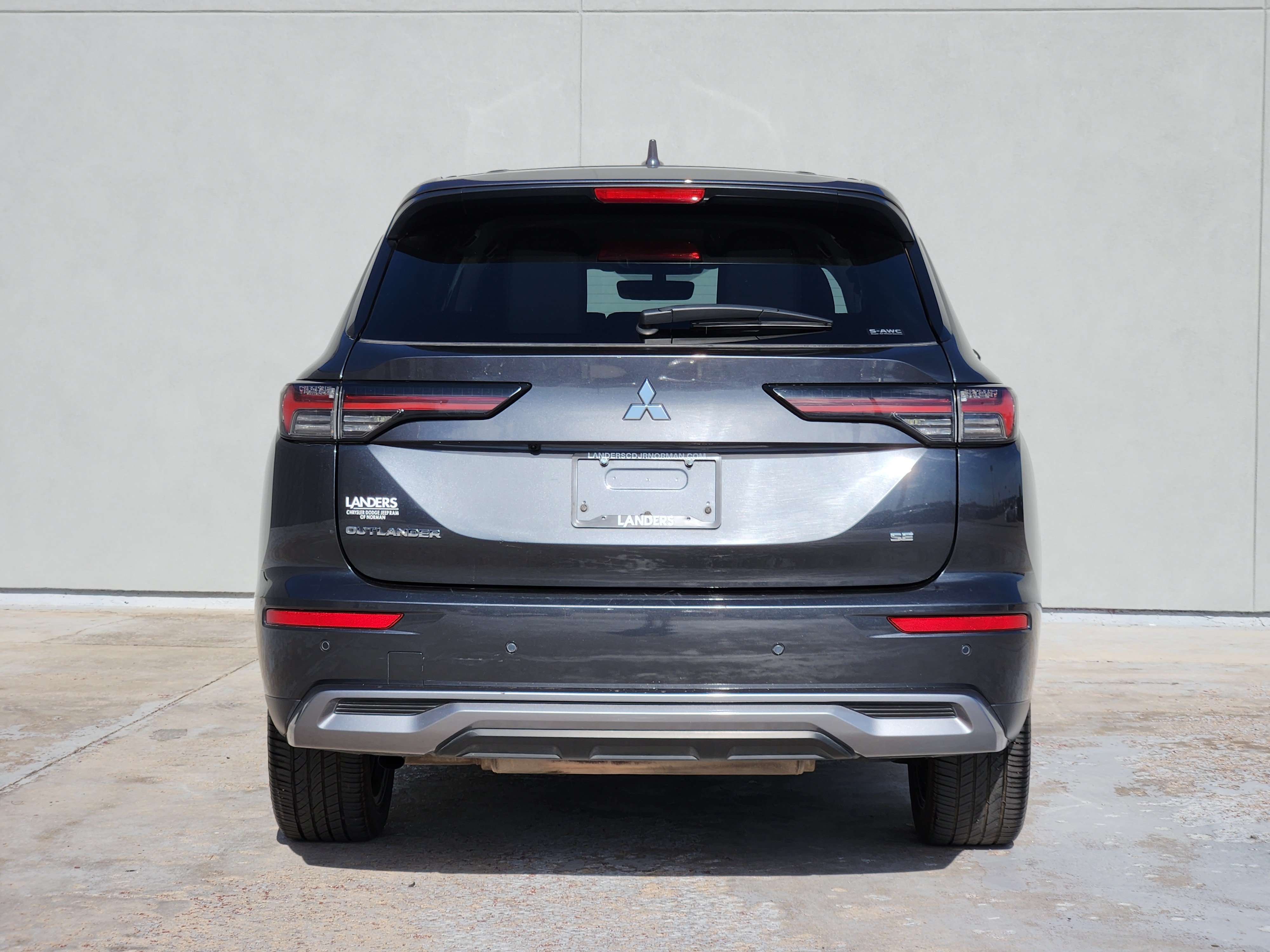 Used 2025 Mitsubishi Outlander SE AWD/4WD image 7