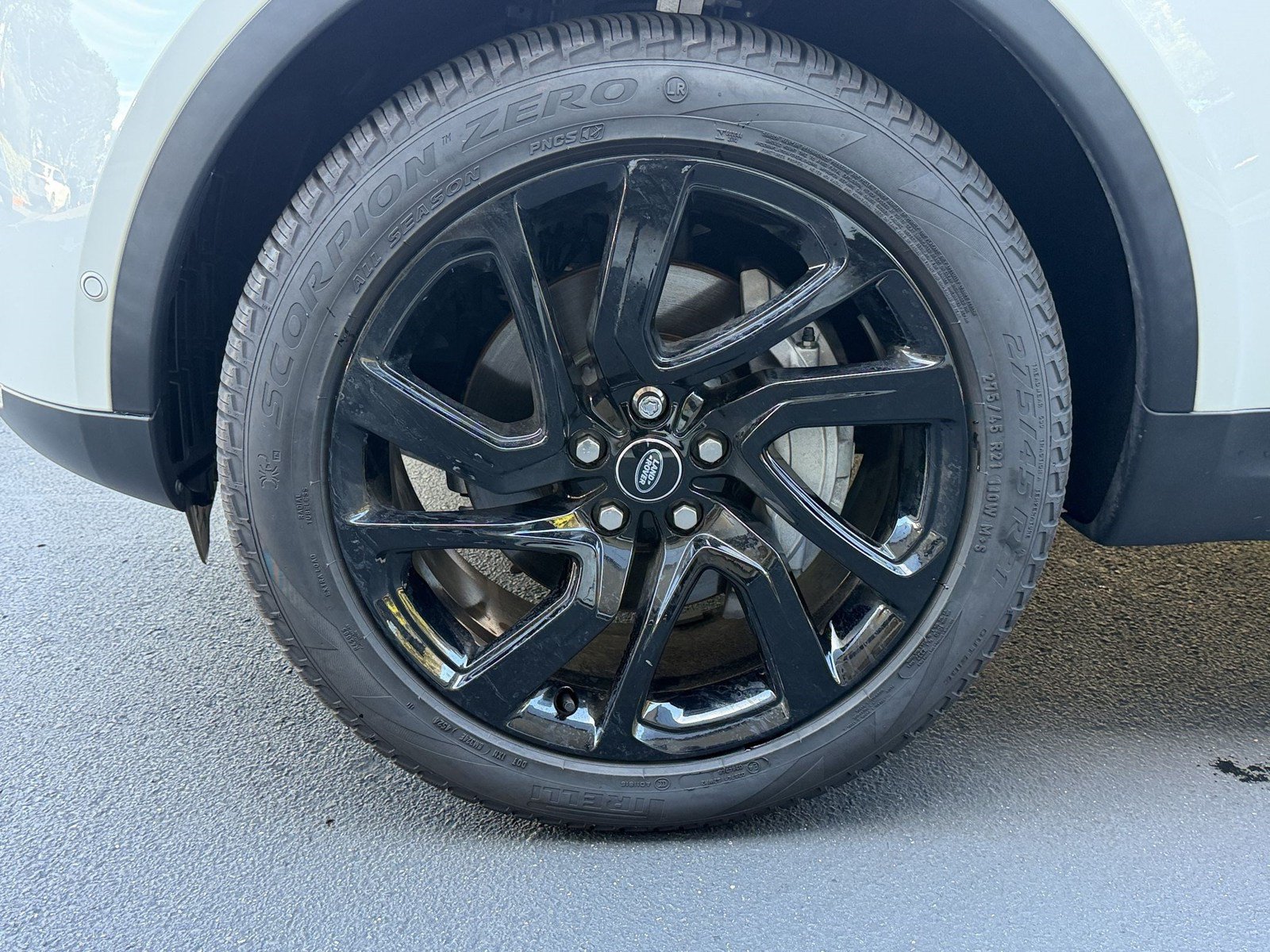 Certified 2025 Land Rover Discovery S AWD/4WD image 13