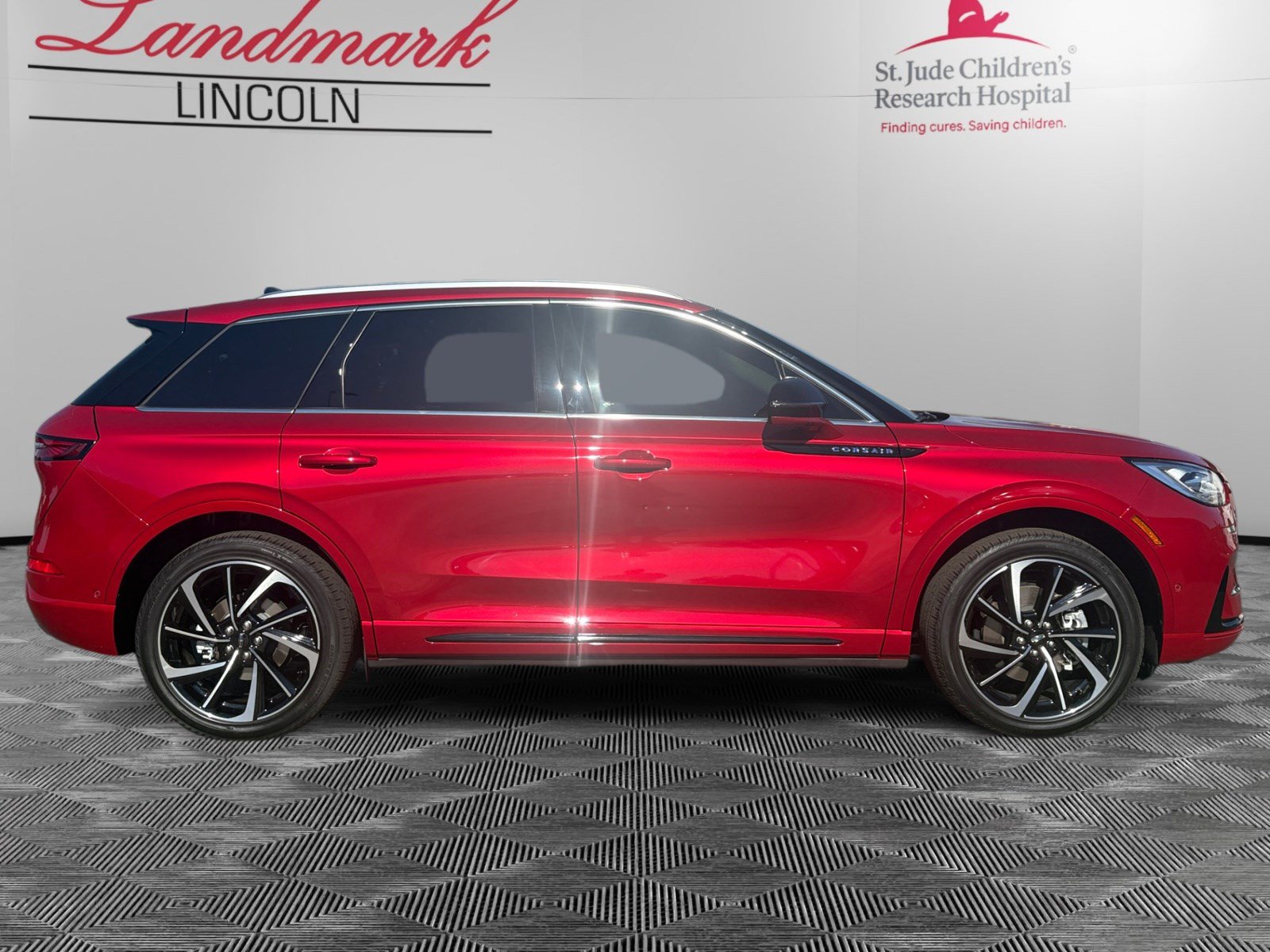 Certified 2024 Lincoln Corsair Grand Touring w/ Equipment Group 302A AWD/4WD image 6
