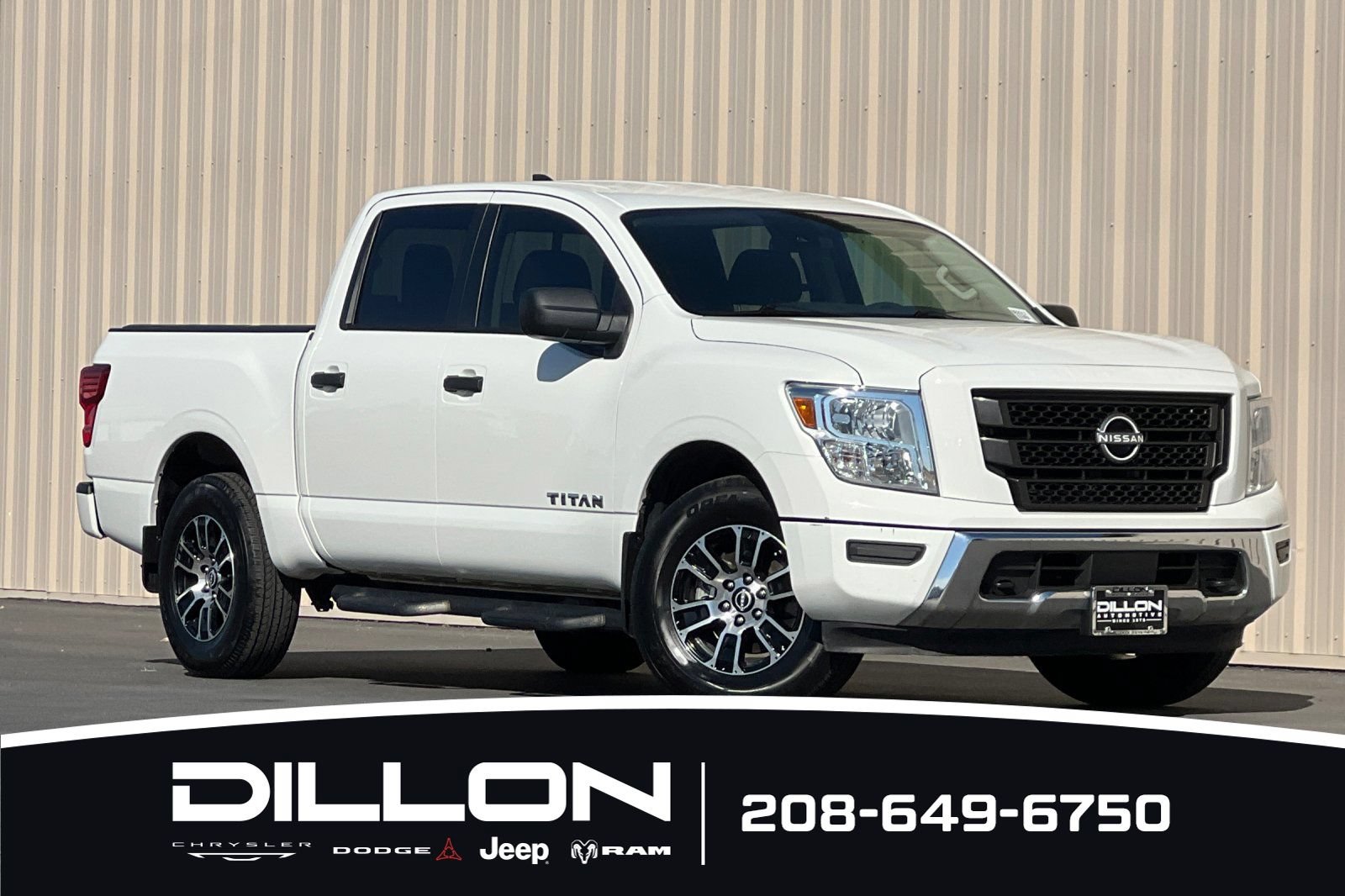 Used 2024 Nissan Titan SV AWD/4WD image 2