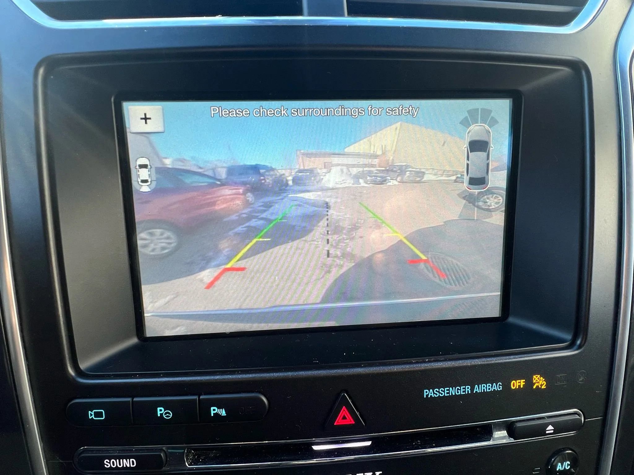Used 2018 Ford Explorer Platinum image 21