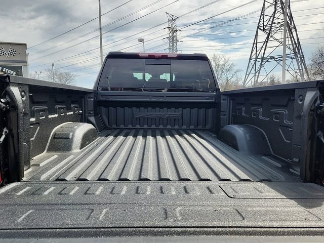 Used 2024 Chevrolet Silverado 2500 ZR2 w/ Technology Package image 30