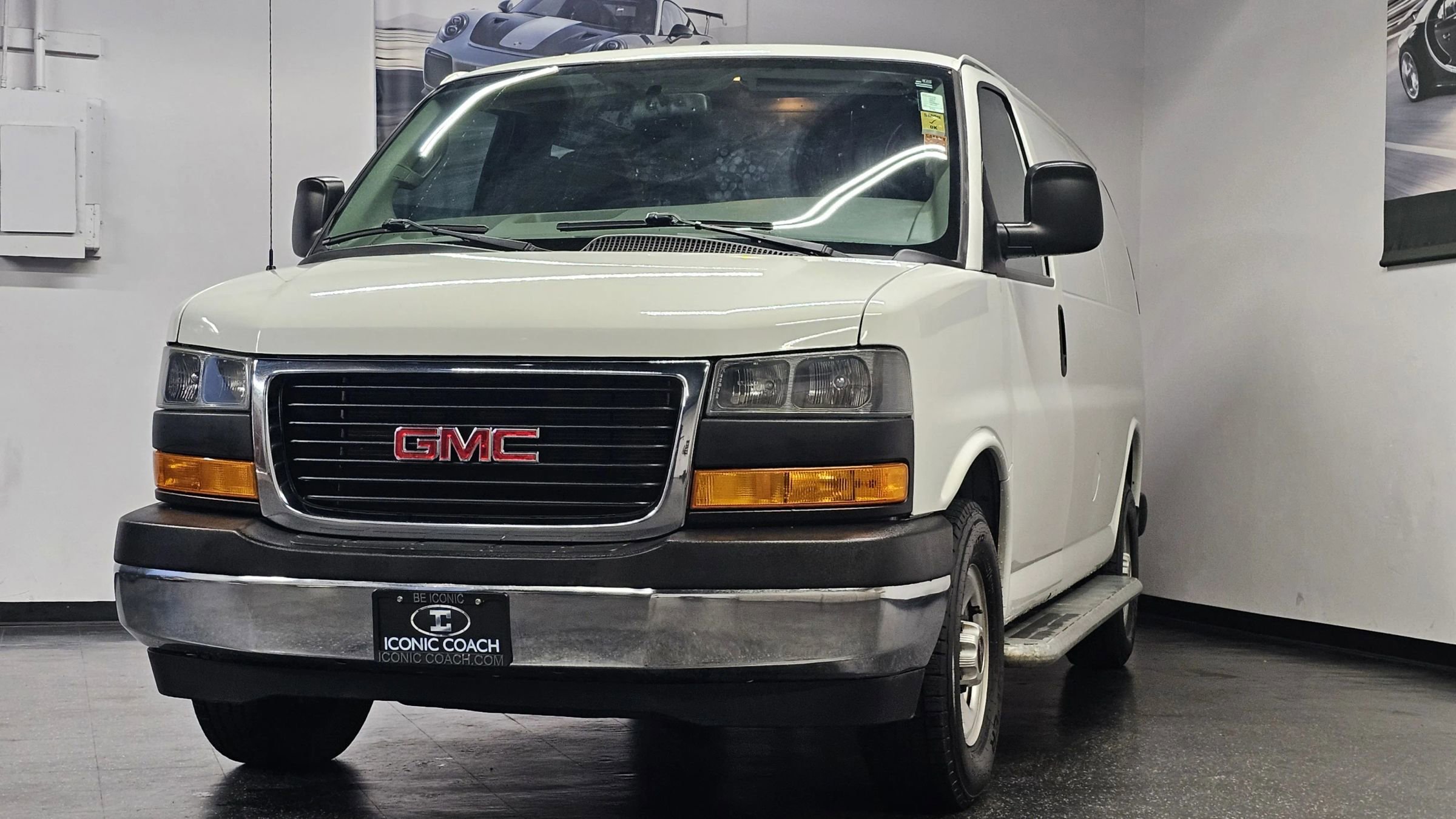 Used 2019 GMC Savana 2500 w/ Driver Convenience Package RWD image 4