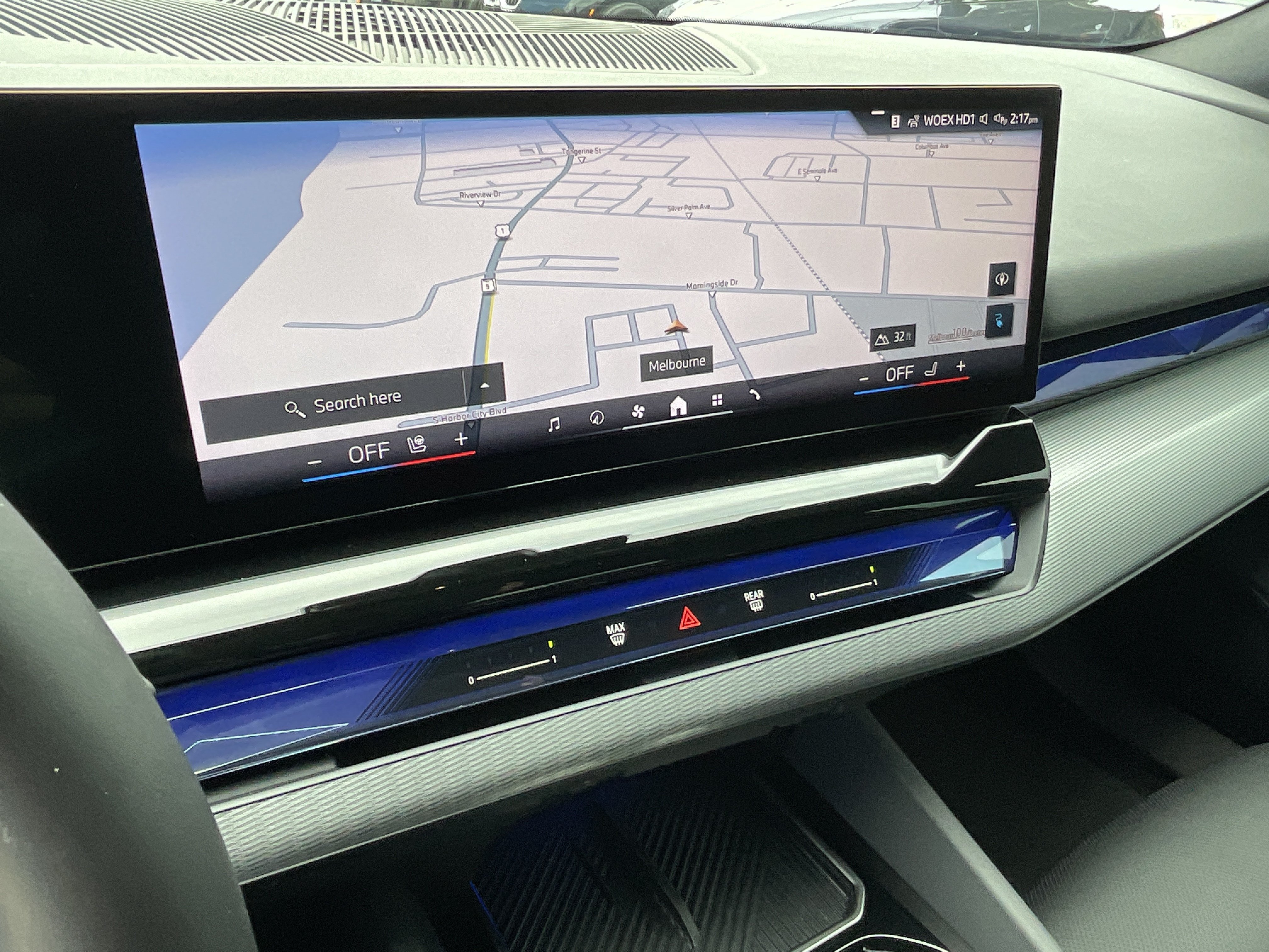 Certified 2025 BMW i5 xDrive40 w/ M Sport Package AWD/4WD image 17