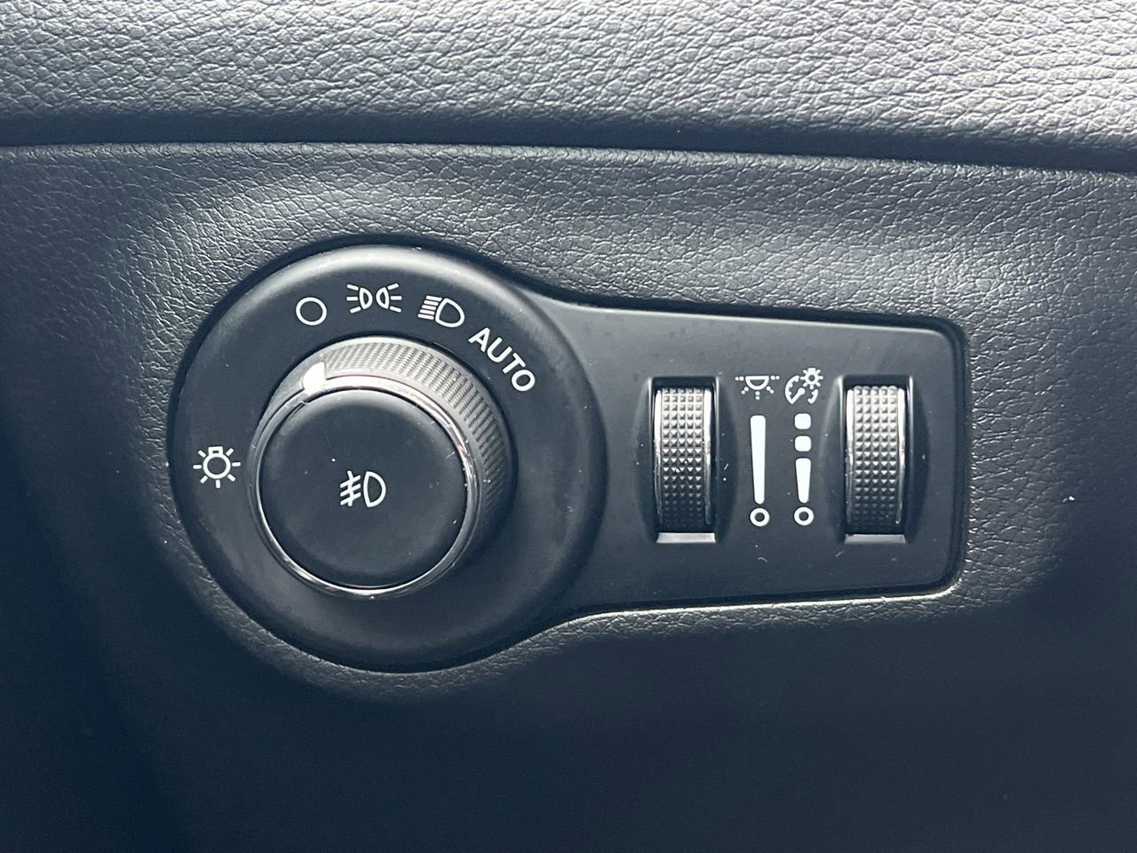 Used 2021 Jeep Compass Limited image 15