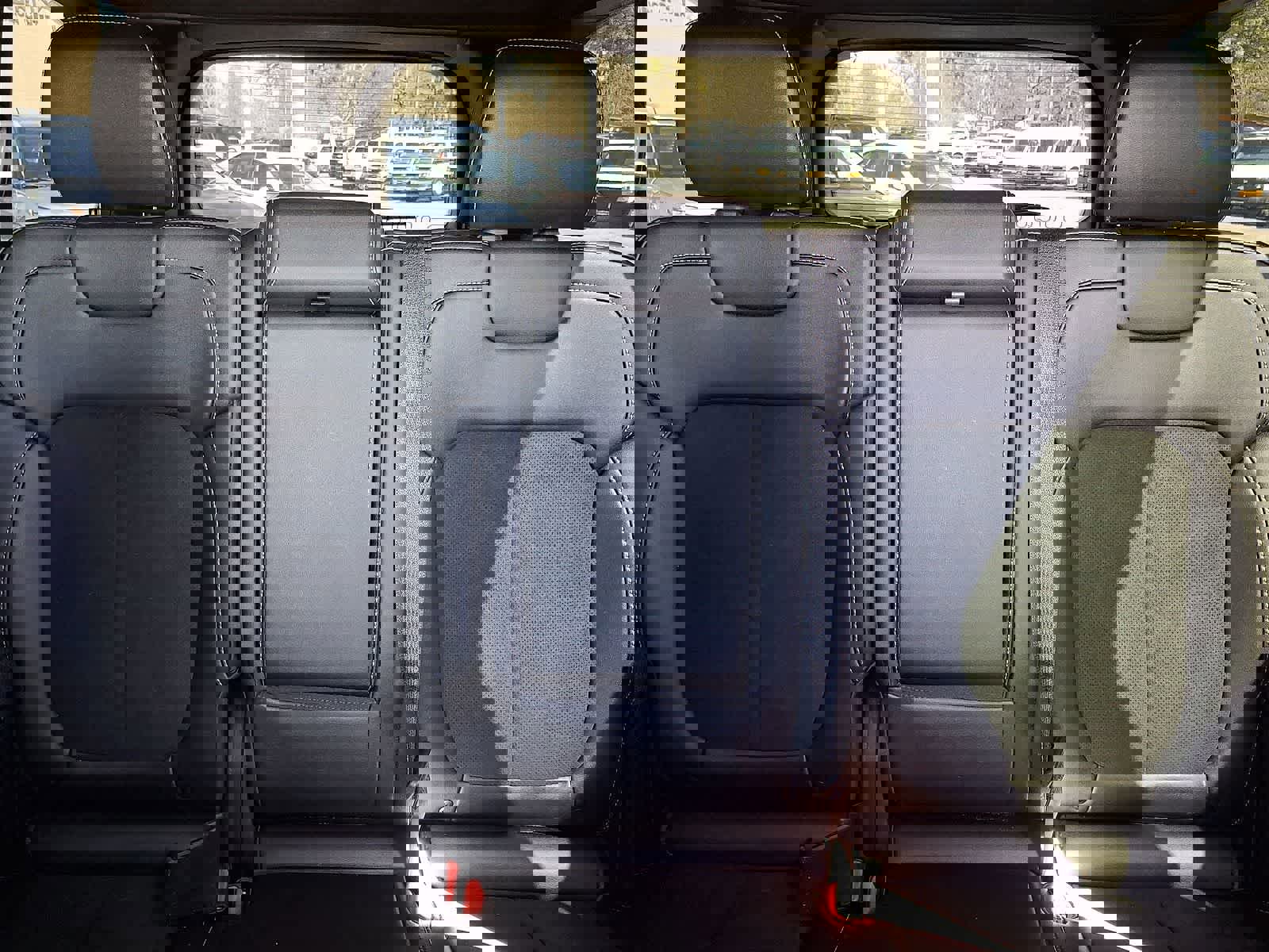 Used 2025 Jeep Grand Cherokee Altitude image 14