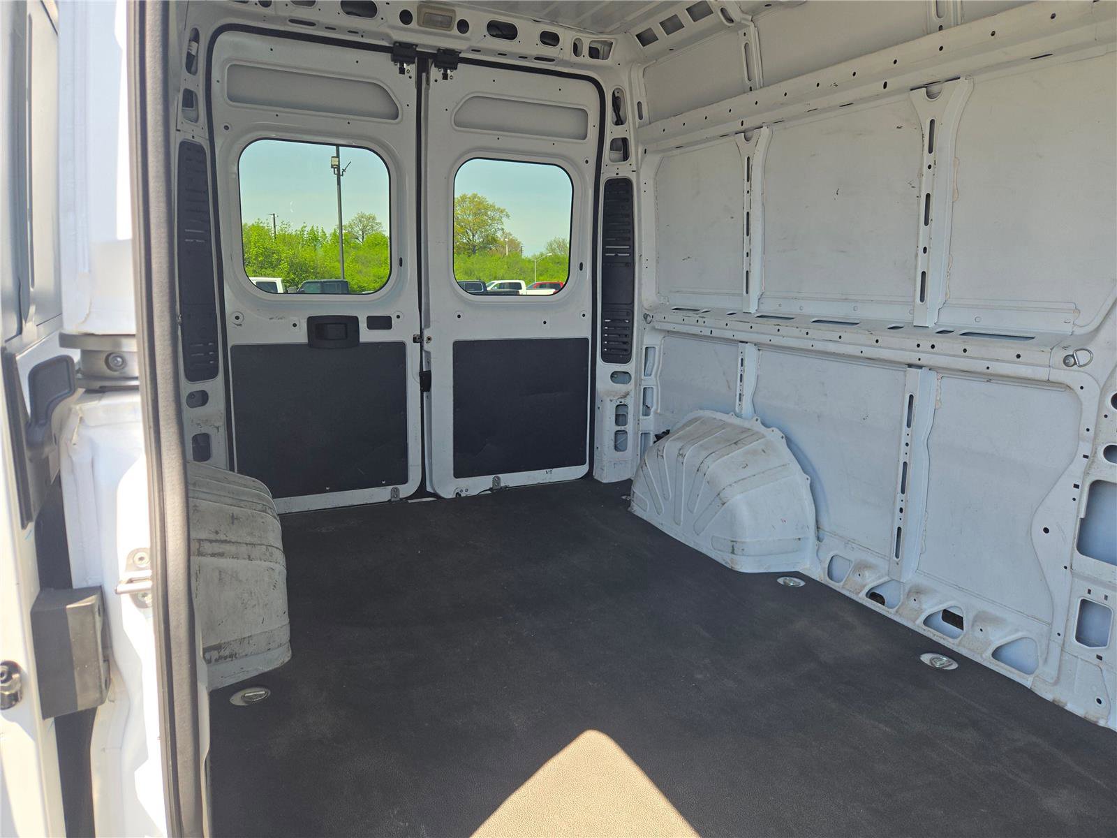 Used 2023 RAM ProMaster 2500 FWD image 12