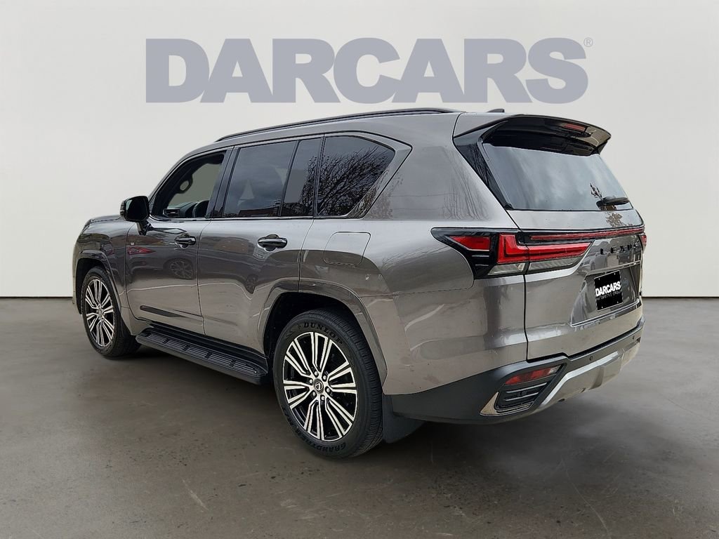 Used 2025 Lexus LX 600 4WD w/ Luxury Package image 4