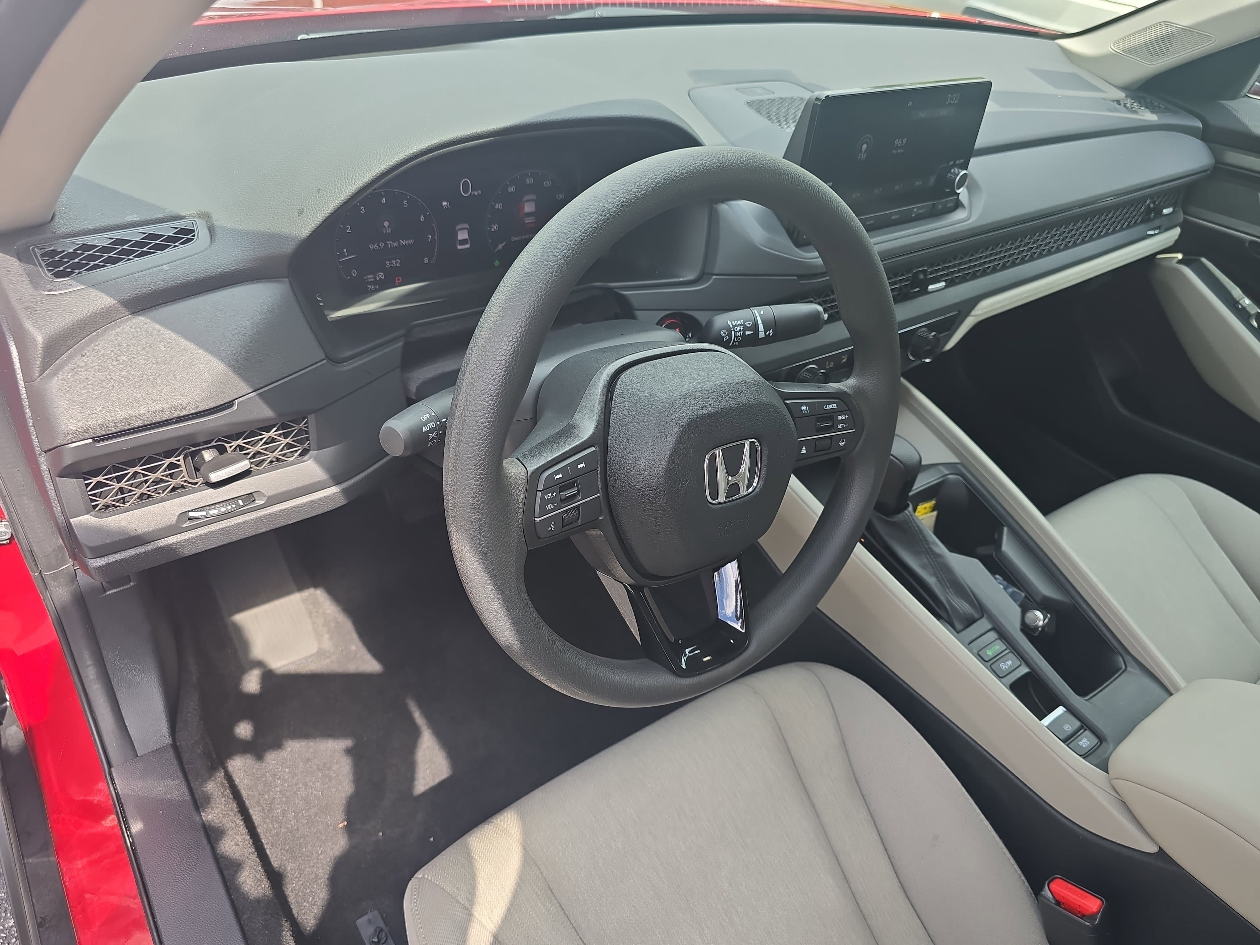 Used 2023 Honda Accord EX image 15