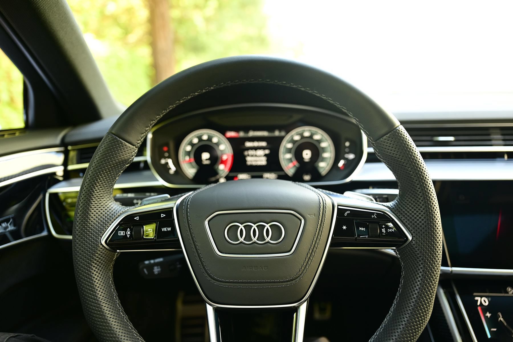 Used 2025 Audi S8 w/ Executive Package AWD/4WD image 14
