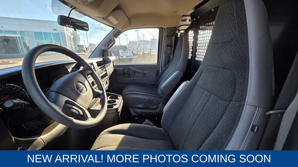 Used 2024 GMC Savana 2500 w/ Driver Convenience Package image 11