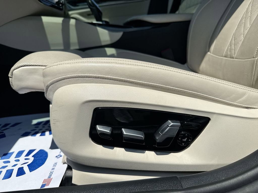 Used 2020 BMW M550i xDrive image 12