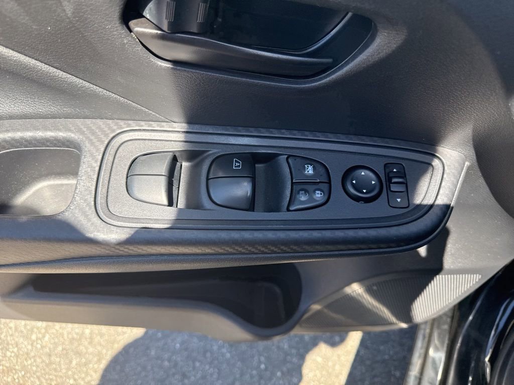 Used 2020 Nissan Versa S FWD image 24