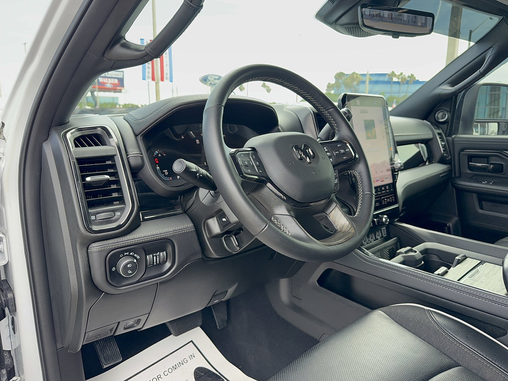 Used 2025 RAM 3500 Limited AWD/4WD image 13