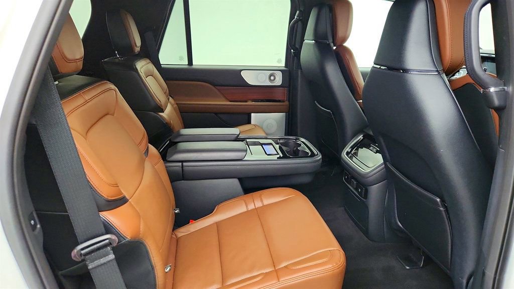 Used 2024 Lincoln Navigator Reserve AWD/4WD image 23