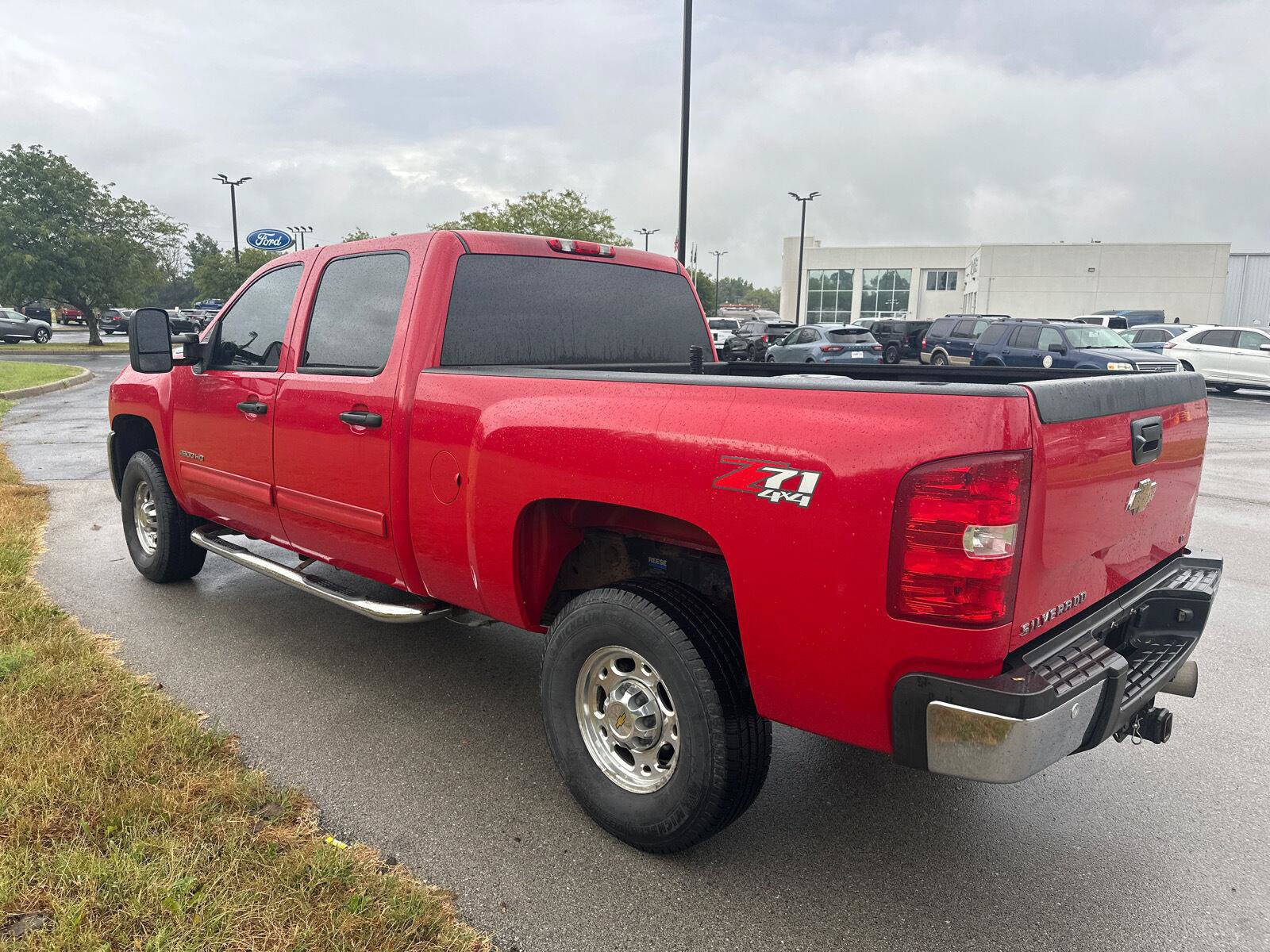 Used 2010 Chevrolet Silverado 2500 LT w/ Interior Plus Package AWD/4WD image 5