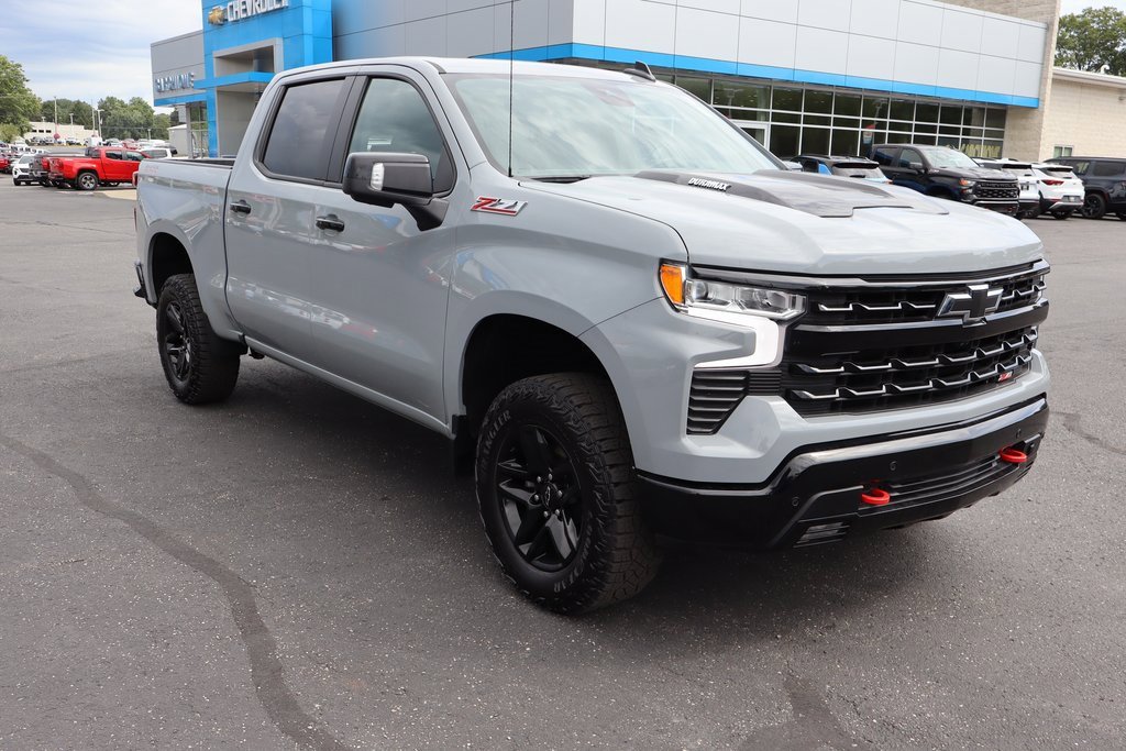 Used 2024 Chevrolet Silverado 1500 LT Trail Boss w/ LT Trail Boss Premium Package image 2