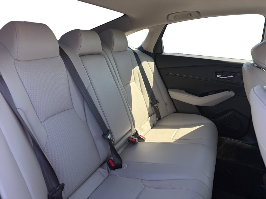 Used 2025 Honda Accord Touring image 18