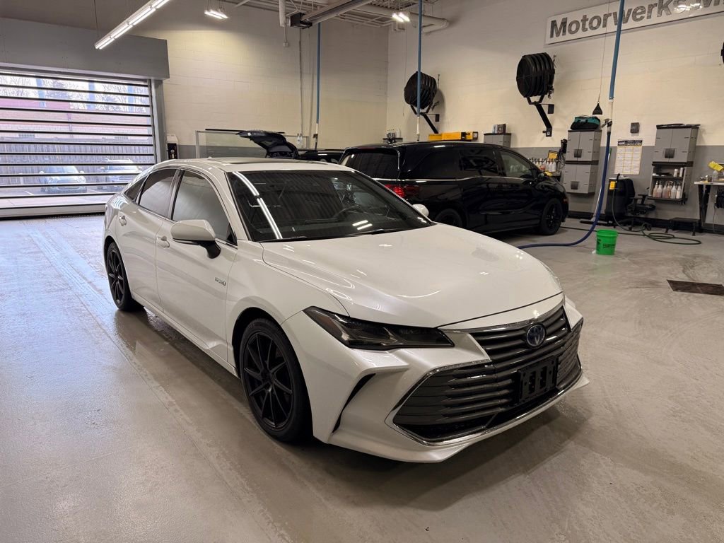 Used 2019 Toyota Avalon Limited w/ All Weather Liner Package FWD image 7