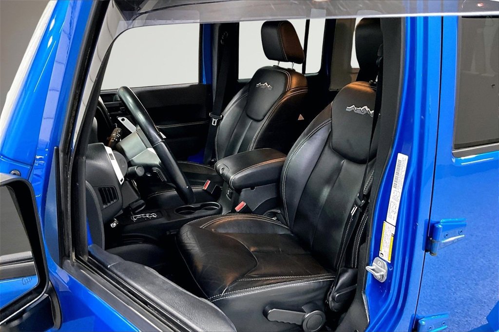 Used 2014 Jeep Wrangler Unlimited Sahara image 20