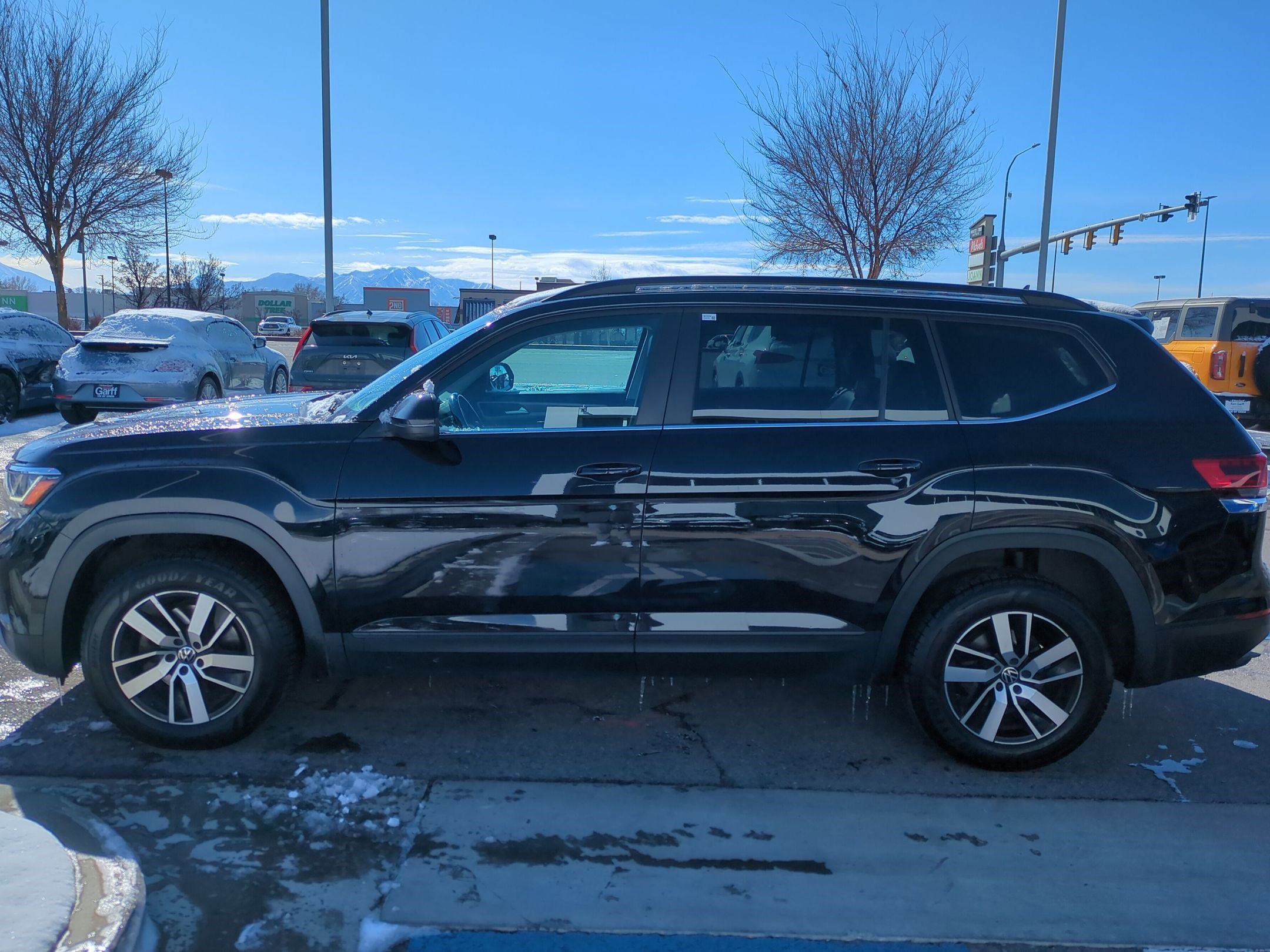 Used 2021 Volkswagen Atlas SE image 9