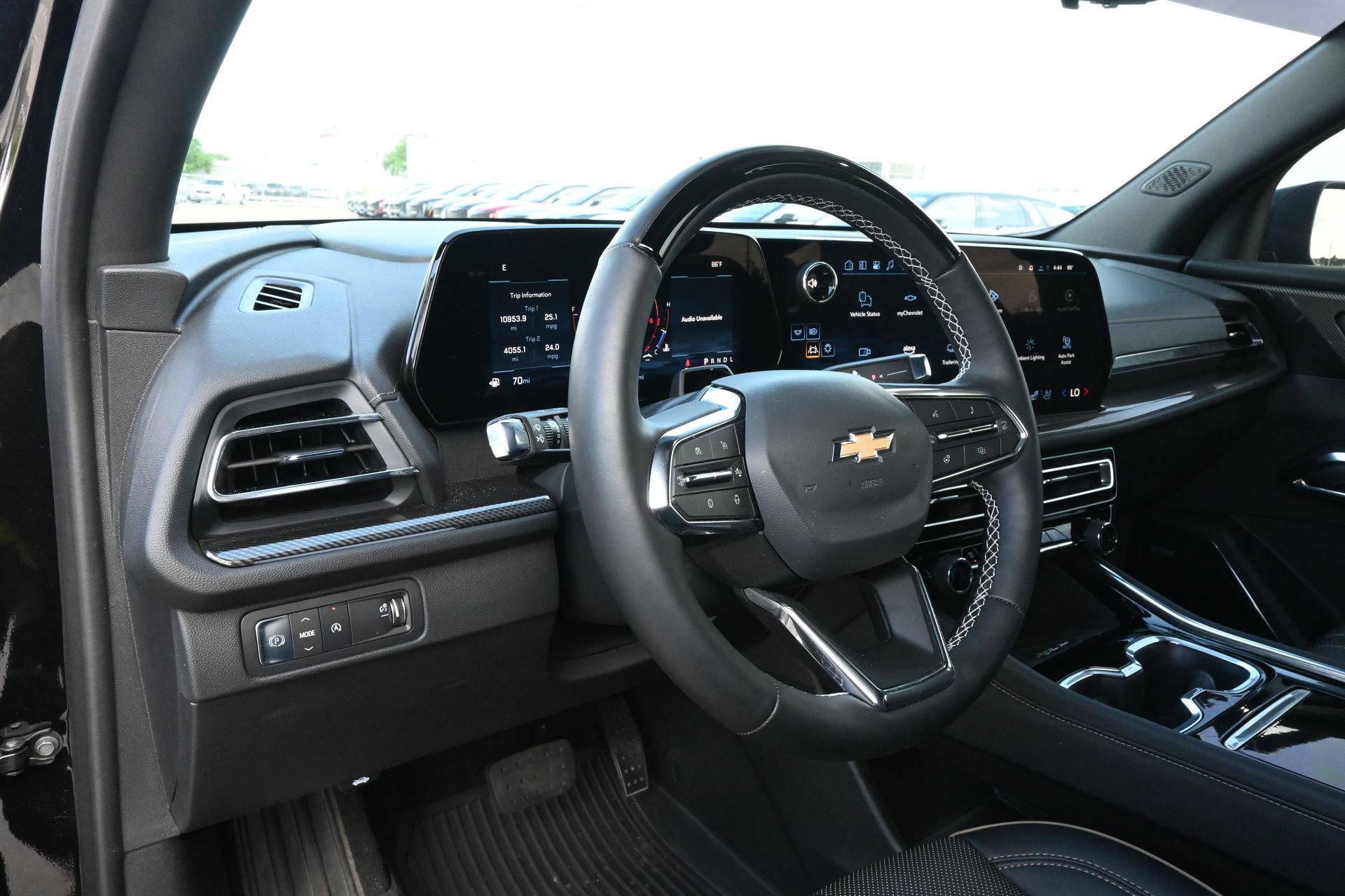 Used 2025 Chevrolet Traverse High Country FWD image 16