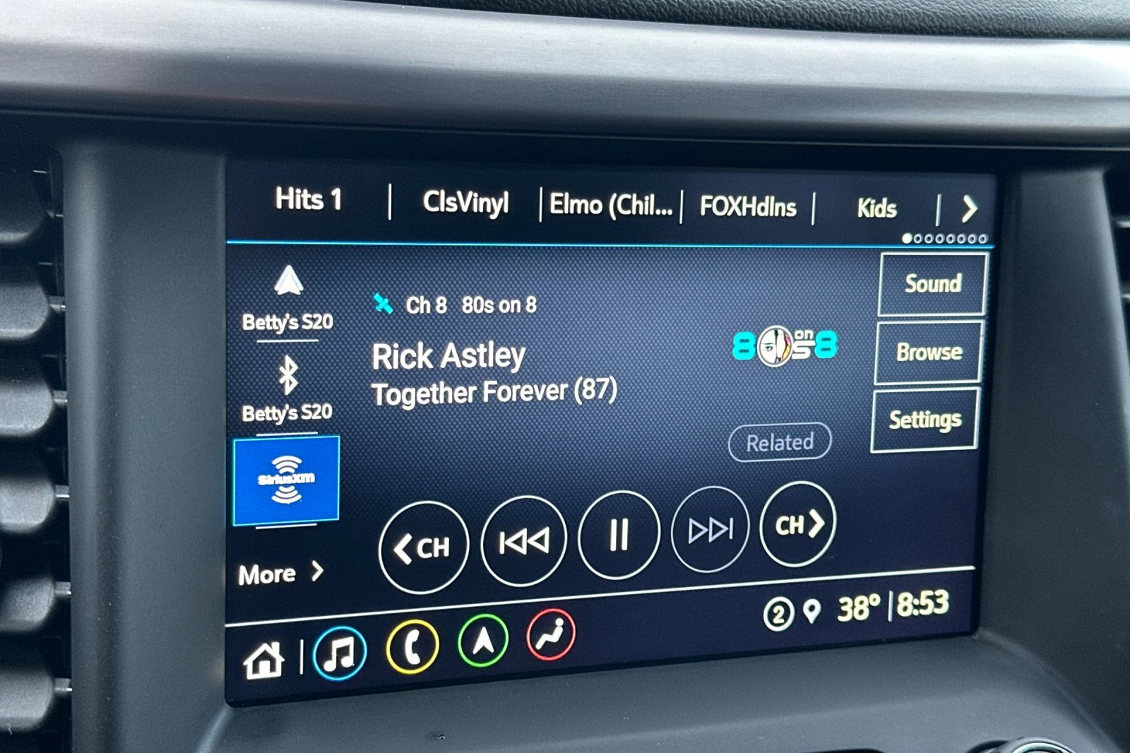 Used 2022 GMC Acadia AT4 w/ Technology Package image 27