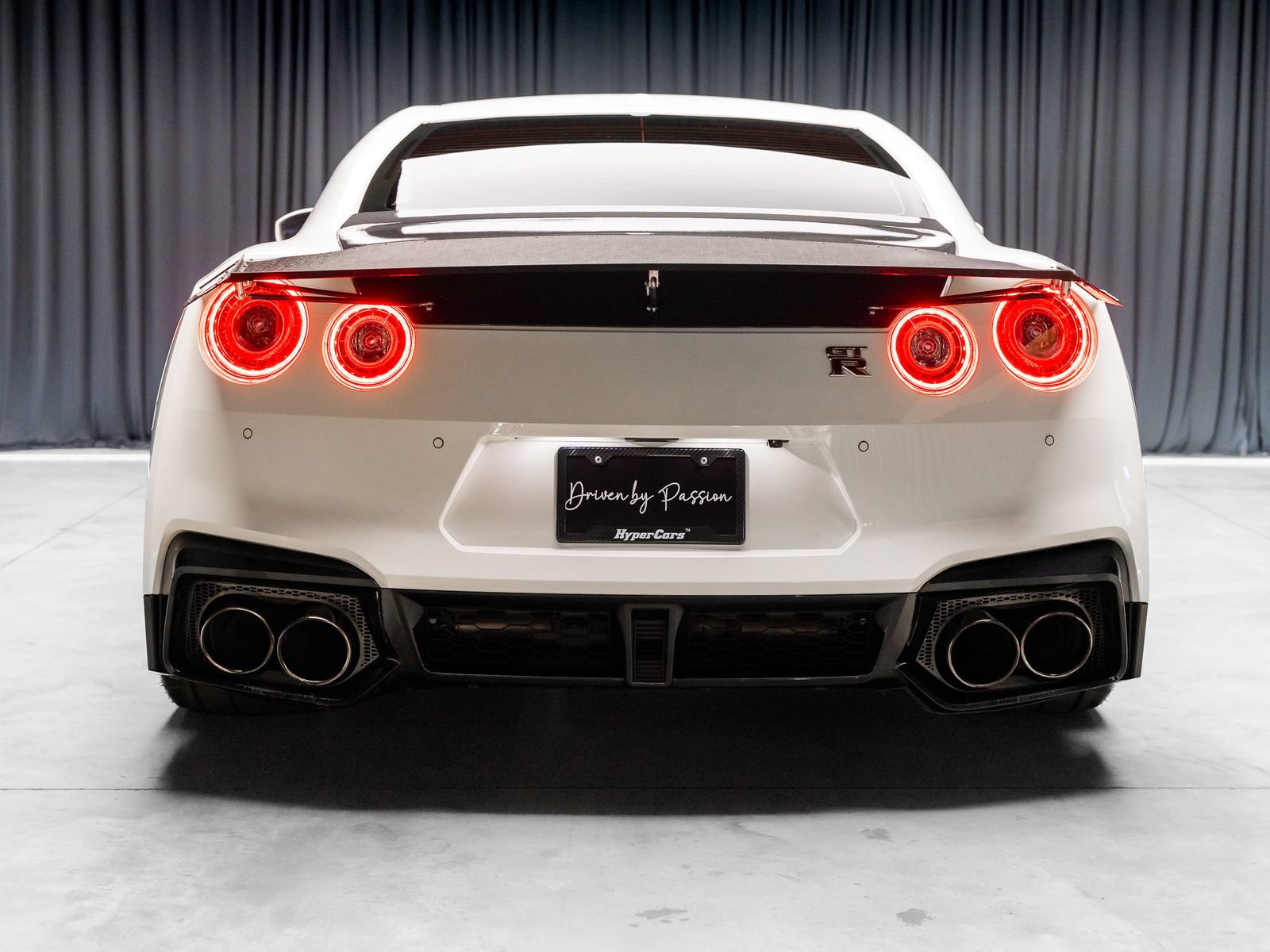 Used 2024 Nissan GT-R Premium w/ Premium Interior Package AWD/4WD image 9