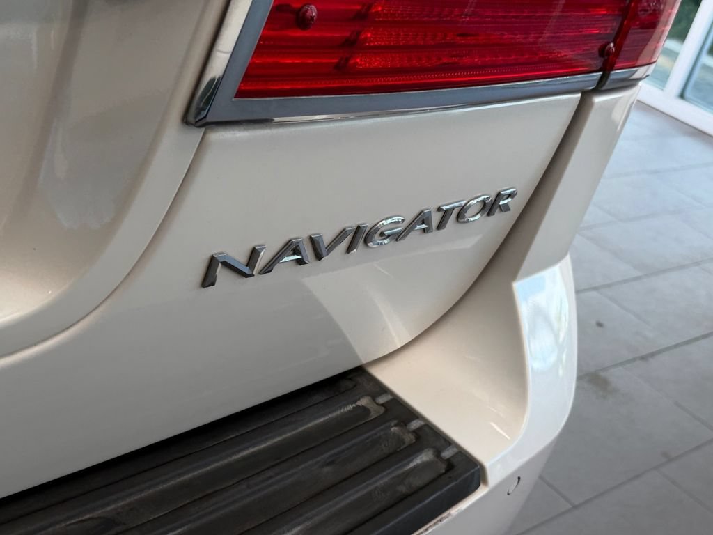 Used 2012 Lincoln Navigator 2WD w/ Monochrome Appearance Pkg image 16