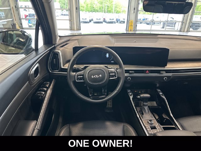 Used 2025 Kia Sorento SX AWD/4WD image 2