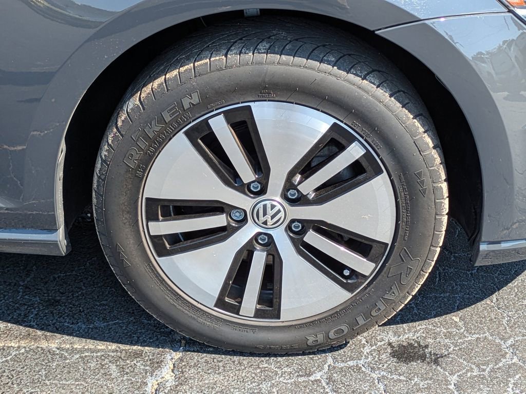 Used 2019 Volkswagen e-Golf SE image 11